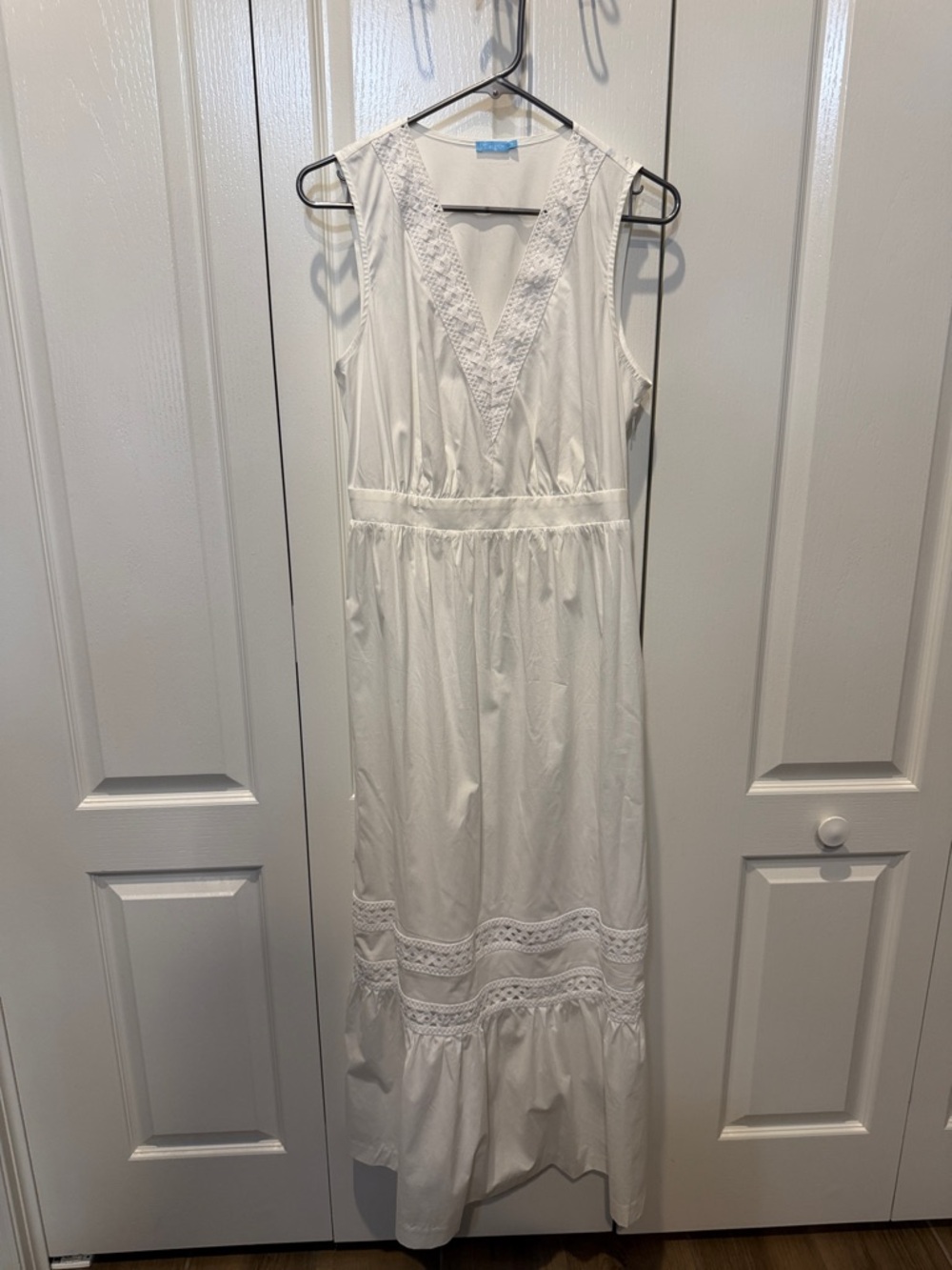 NWOT J McLaughlin Westerly White Sleeveless V-Neck Maxi Dress with Lace Trim